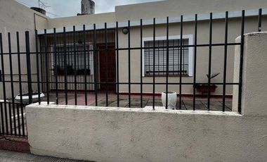 Bº Acosta , calle Agustin Garzon , Casa en venta de 1 dormitorios
