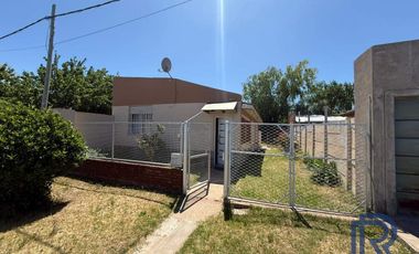 Casa en venta de 1 dormitorio c/ cochera en 9 de Noviembre