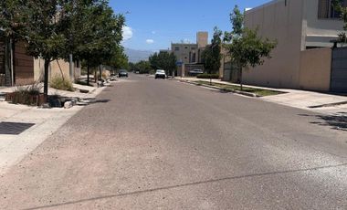 Dúplex en venta de 2 dormitorios c/ cochera en Maipú