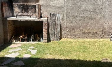 Dúplex en venta de 2 dormitorios c/ cochera en Maipú