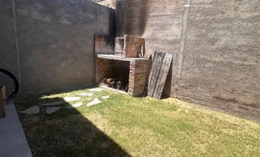 Dúplex en venta de 2 dormitorios c/ cochera en Maipú