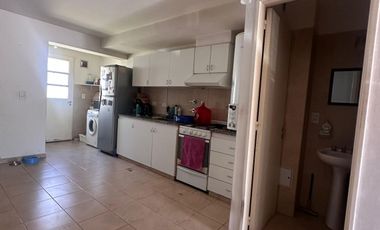 Dúplex en venta de 2 dormitorios c/ cochera en Maipú