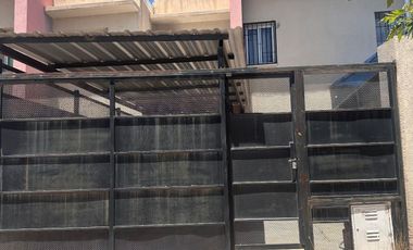 Dúplex en venta de 2 dormitorios c/ cochera en Maipú