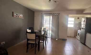 Dúplex en venta de 2 dormitorios c/ cochera en Maipú
