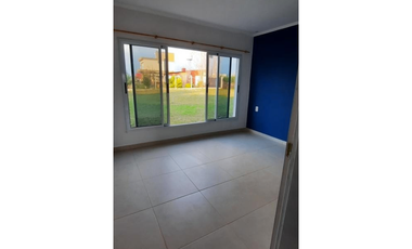 Casa Barrio Verdes Colinas, Colón.