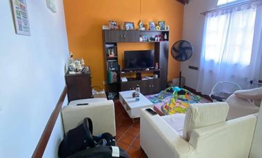 Departamento en venta 2 dormitorios y cochera en Bella vista