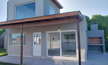 Venta Complejo de 4 cabañas a estrenar en Mar de Cobo, Parque Lago