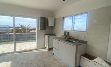 Venta Complejo de 4 cabañas a estrenar en Mar de Cobo, Parque Lago