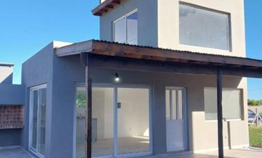 Venta Complejo de 4 cabañas a estrenar en Mar de Cobo, Parque Lago