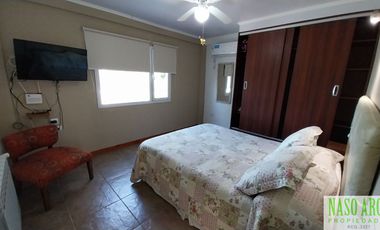 Dos unidades en venta en Sierra de los Padres. Piscina cubierta y climatizada