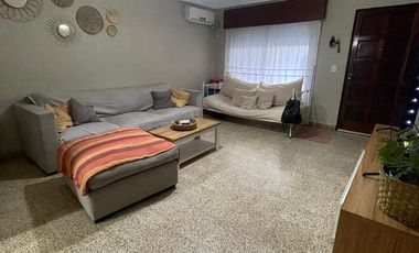 Casa en venta de 3 dormitorios c/ cochera en Los Polvorines