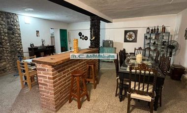 V182. TALA HUASI. COMPLEJO FTE. AL RIO C/ LOCAL COMERCIAL. SALIDA A DOS CALLES.