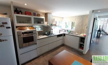 Moderna casa de diseño en venta en Sierra de los Padres - Vista Panorámica