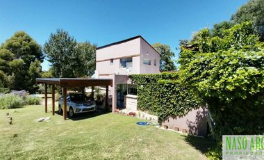 Moderna casa de diseño en venta en Sierra de los Padres - Vista Panorámica