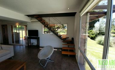 Moderna casa de diseño en venta en Sierra de los Padres - Vista Panorámica