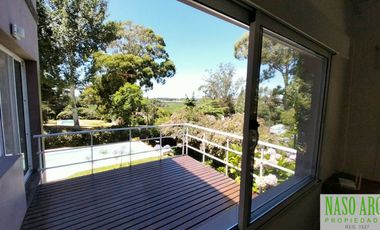 Moderna casa de diseño en venta en Sierra de los Padres - Vista Panorámica