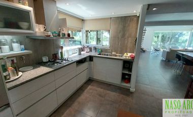 Moderna casa de diseño en venta en Sierra de los Padres - Vista Panorámica