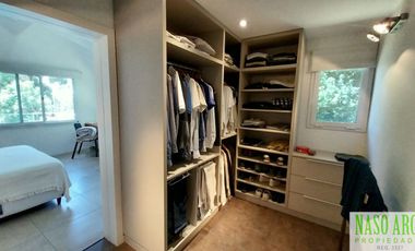 Moderna casa de diseño en venta en Sierra de los Padres - Vista Panorámica