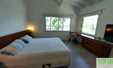 Moderna casa de diseño en venta en Sierra de los Padres - Vista Panorámica