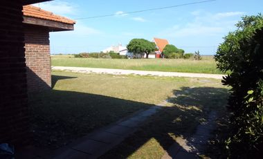 Chalet en venta de 2 dormitorios c/ cochera en El Marquesado