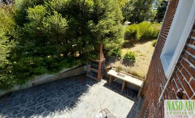 CHALET ESTILO INGLES EN -  VENTA SIERRA DE LOS PADRES. GAS NATURAL EN SU VEREDA