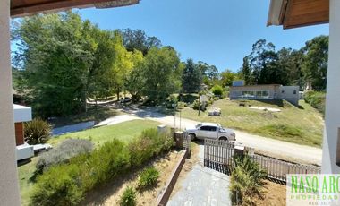 CHALET ESTILO INGLES EN -  VENTA SIERRA DE LOS PADRES. GAS NATURAL EN SU VEREDA