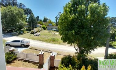 CHALET ESTILO INGLES EN -  VENTA SIERRA DE LOS PADRES. GAS NATURAL EN SU VEREDA