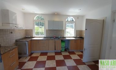 CHALET ESTILO INGLES EN -  VENTA SIERRA DE LOS PADRES. GAS NATURAL EN SU VEREDA