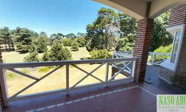 CHALET ESTILO INGLES EN -  VENTA SIERRA DE LOS PADRES. GAS NATURAL EN SU VEREDA