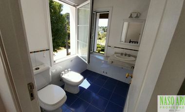 CHALET ESTILO INGLES EN -  VENTA SIERRA DE LOS PADRES. GAS NATURAL EN SU VEREDA