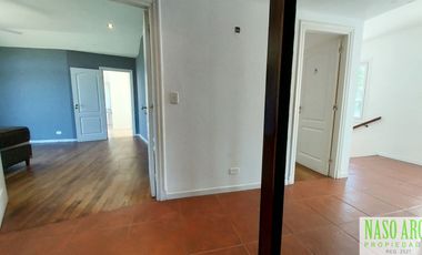 CHALET ESTILO INGLES EN -  VENTA SIERRA DE LOS PADRES. GAS NATURAL EN SU VEREDA