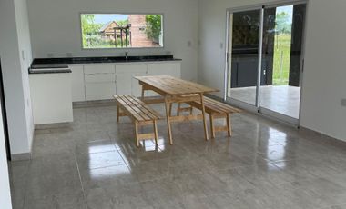 Casa quinta en venta de 1570m2 ubicado en Laguna de Lobos