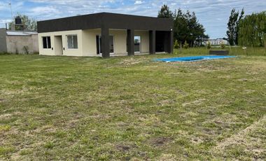 Casa quinta en venta de 1570m2 ubicado en Laguna de Lobos