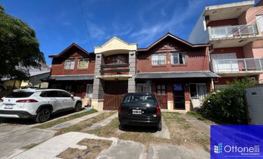 Dúplex en venta de 2 dormitorios c/ cochera en Costa Azul