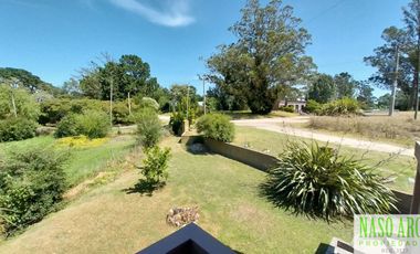 Moderna propiedad en venta en Sierra de los Padres. Gas Natural.