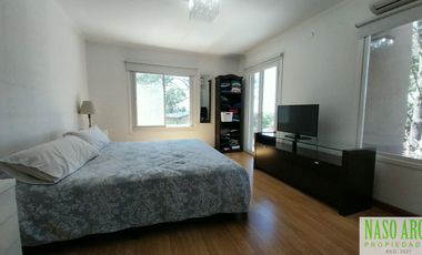 Moderna propiedad en venta en Sierra de los Padres. Gas Natural.