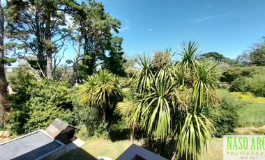 Moderna propiedad en venta en Sierra de los Padres. Gas Natural.