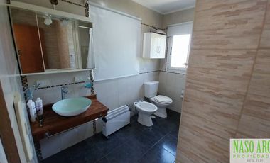 Moderna propiedad en venta en Sierra de los Padres. Gas Natural.