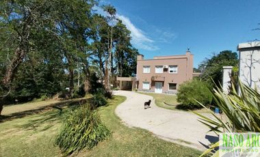 Moderna propiedad en venta en Sierra de los Padres. Gas Natural.