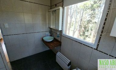 Moderna propiedad en venta en Sierra de los Padres. Gas Natural.