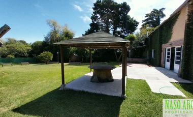 Casa quinta/Salón para eventos en venta La Peregrina. Km. 19 a 500 mts. Ruta 226