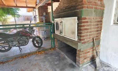 Casa en venta de 2 dormitorios en Cinco Saltos