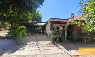 Casa en venta de 2 dormitorios en Cinco Saltos