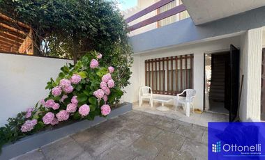 Dúplex en venta de 3 dormitorios c/ cochera en Costa Azul