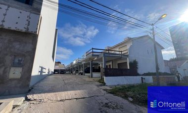 Dúplex en venta de 3 dormitorios c/ cochera en Costa Azul