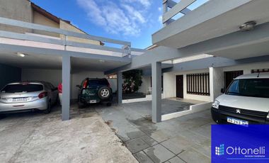 Dúplex en venta de 3 dormitorios c/ cochera en Costa Azul