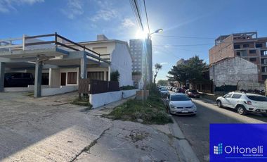 Dúplex en venta de 3 dormitorios c/ cochera en Costa Azul