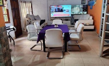 Chalet en venta de 3 dormitorios y un departamento c/ cochera en González Catán