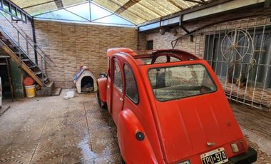 Chalet en venta de 3 dormitorios y un departamento c/ cochera en González Catán