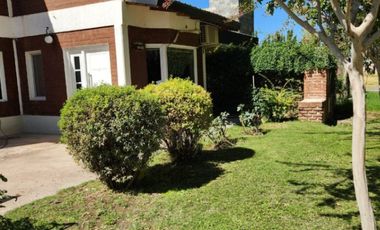 Casa en venta de 4  dormitorios en Plottier